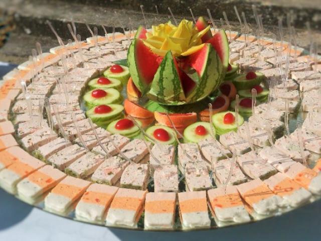 Terrine de poisson sur miroir - Vin d'honneur pour un mariage